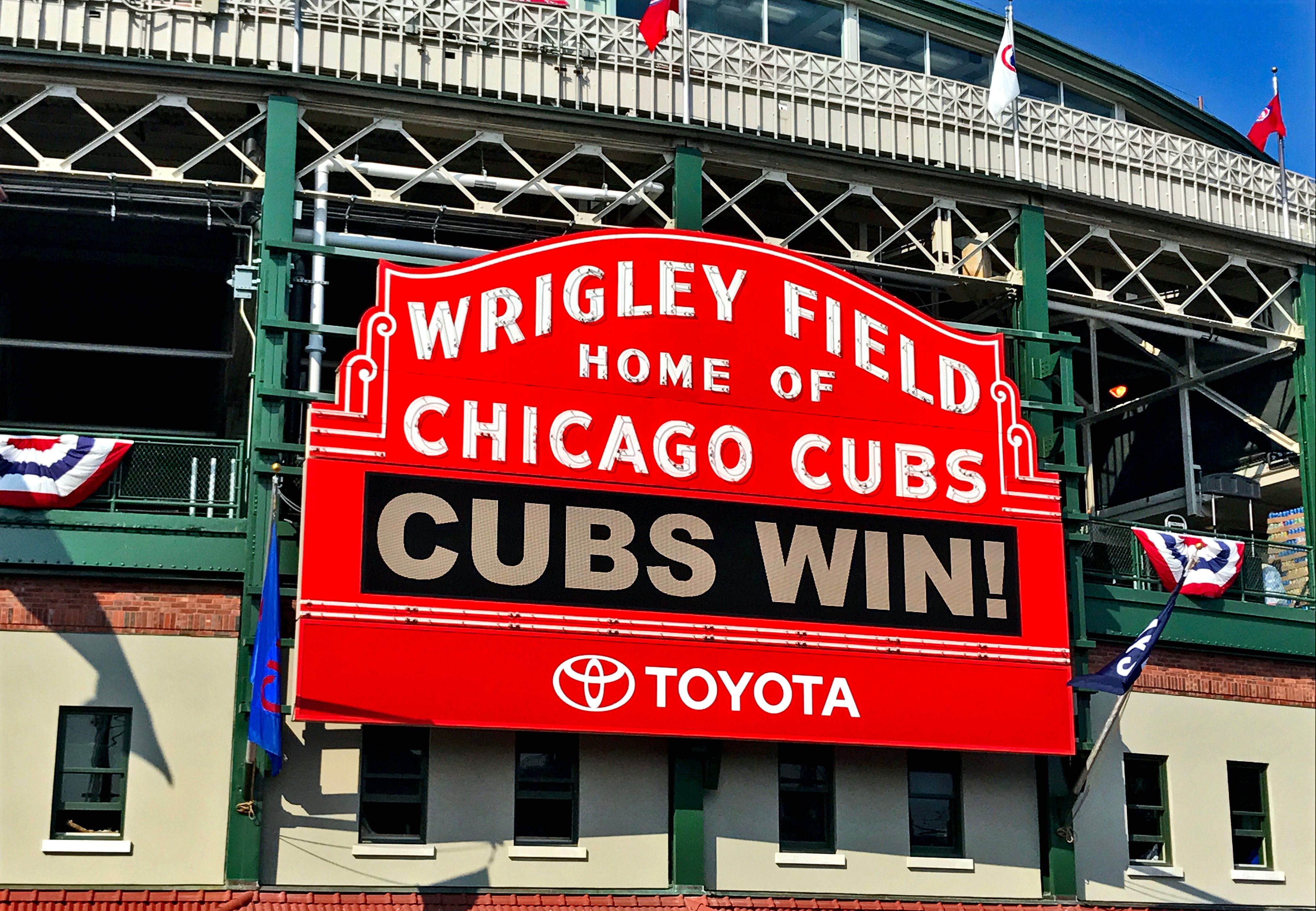 ruggable's relevant advertising in the heart of Chicago is a home run.  #chicago #ruggable #billboard #advertising #gameday